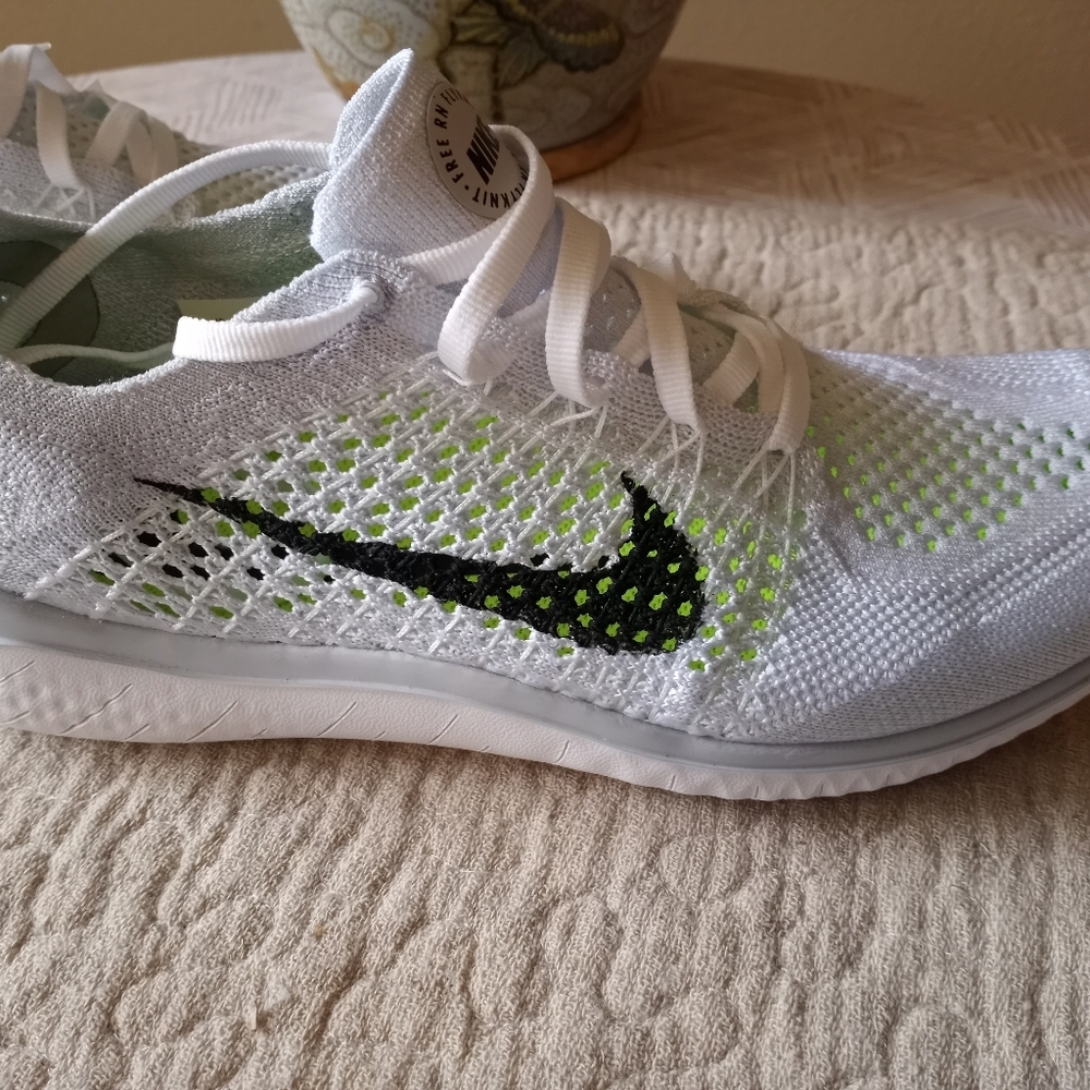 Nike Free RN Flyknit Women's 7.5 New
